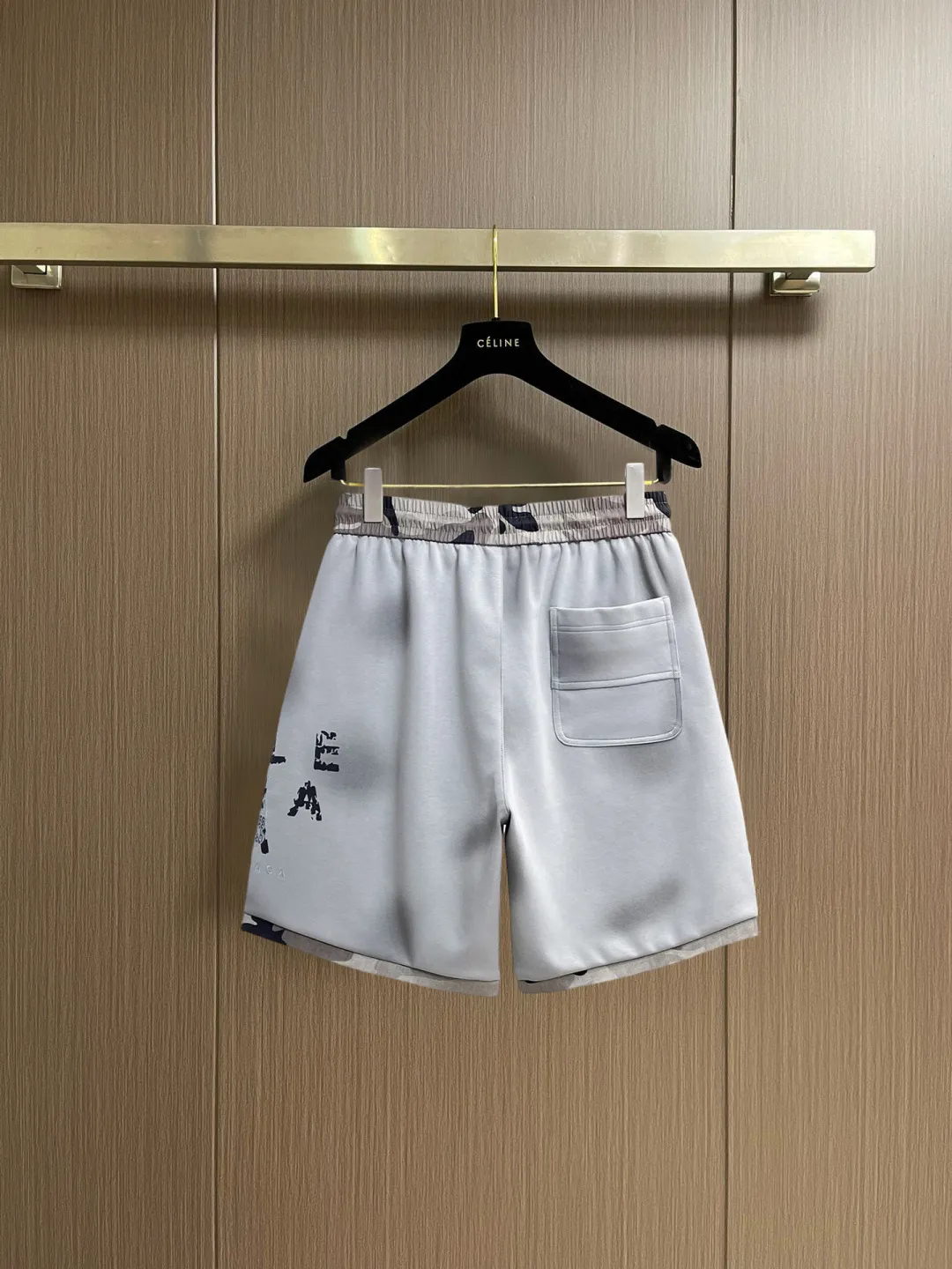Balenciaga's three-standard complete 2026 summer New Arrival men's casual shorts, advanced custom-made Breathable fabric, Breathable fabric, extremely stretchy and comfortable, impeccable details, top-grade accessories, original logo design concept, delicate and soft feel! The upper body fit is awesome! Size: M-XXXL Please state your height and weight when ordering
